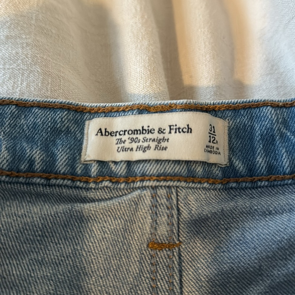 Abercrombie & Fitch The 90s Straight Ultra High Rise - Picture 2 of 6